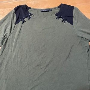 Susan Graver Olive green weekender with black